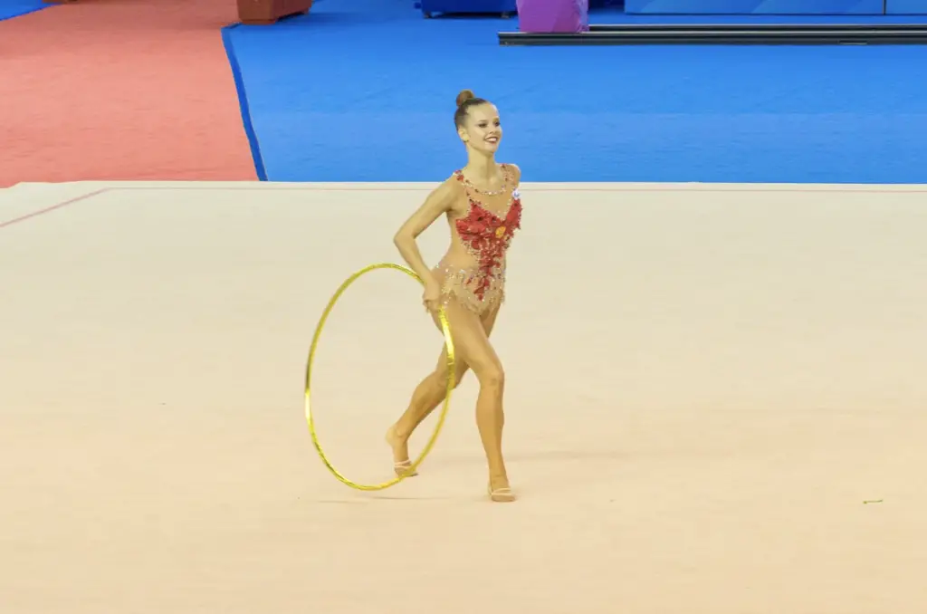 how-do-artistic-gymnastics-and-rhythmic-gymnastics-differ